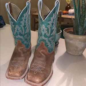 Women’s Justin cowgirl boots